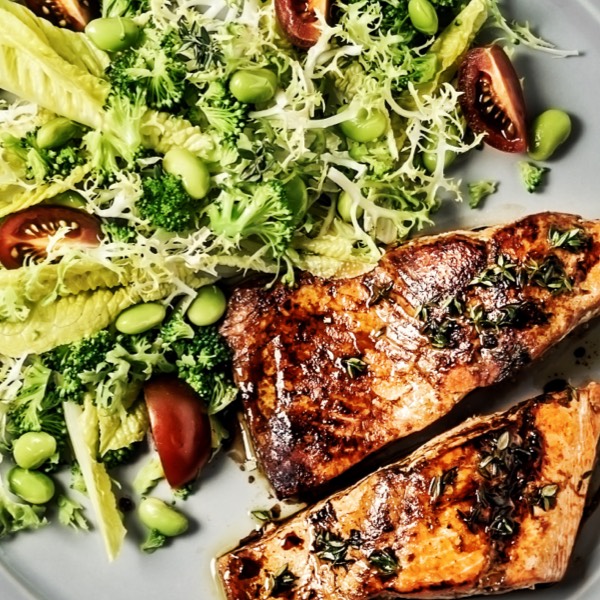 Salmon Salad with Sesame Dressing: a refreshing delight