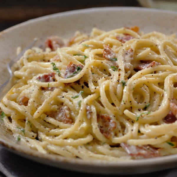 Spaghetti Carbonara: pure simplicity meets creamy indulgence